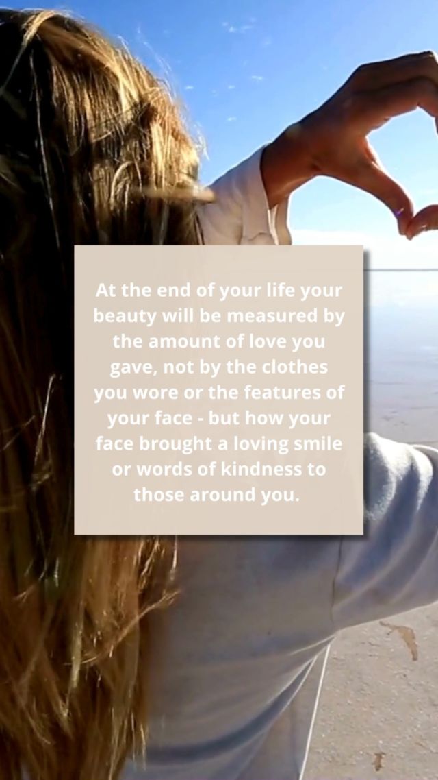 At the end of your life your beauty will be measured by the amount of love you gave, not by the clothes you wore or the features of your face - but how your face brought a loving smile or words of kindness to those around you ~ Isira 💛 #holisticawakening #weareallone #youarenotnumberone #sacredliving #regenerateourworld #interconnectionofallthings #isira #auntyjinta #nature #kinship #soul #cosmos #love #truth #reconnection #livespiritual #integratedawakening #awakeningyou